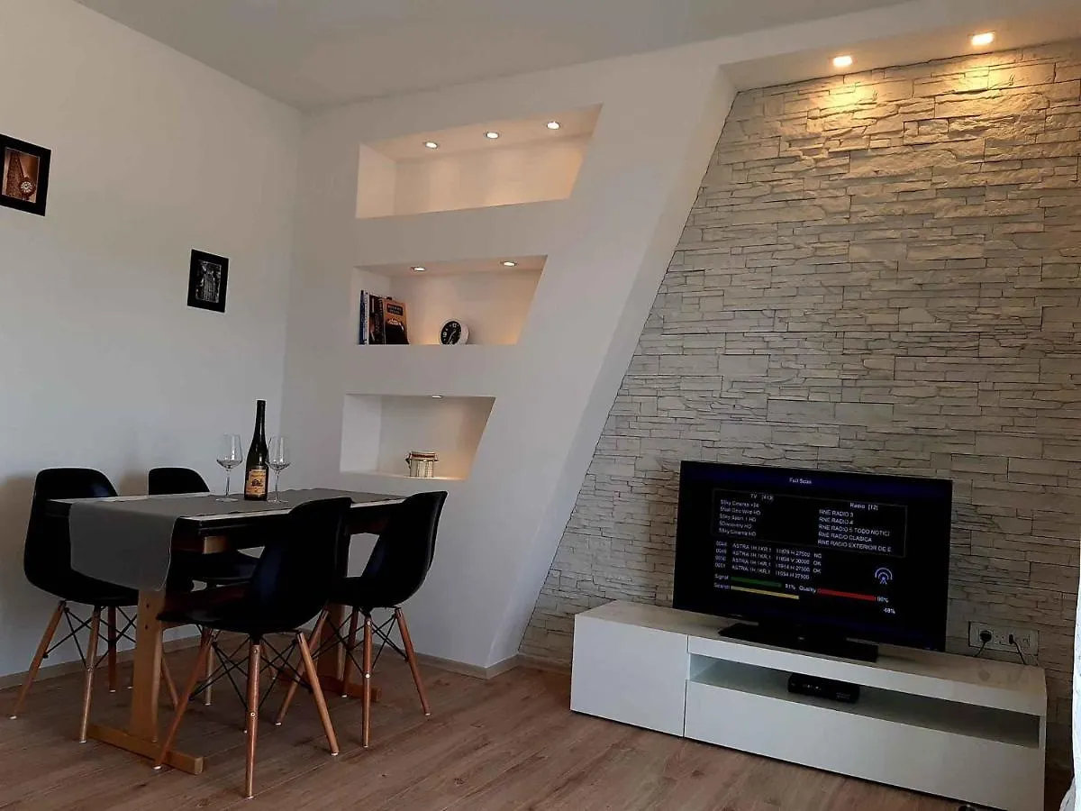 Apartment In Supetarska Draga 35929