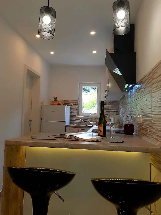 Apartment In Supetarska Draga 35929